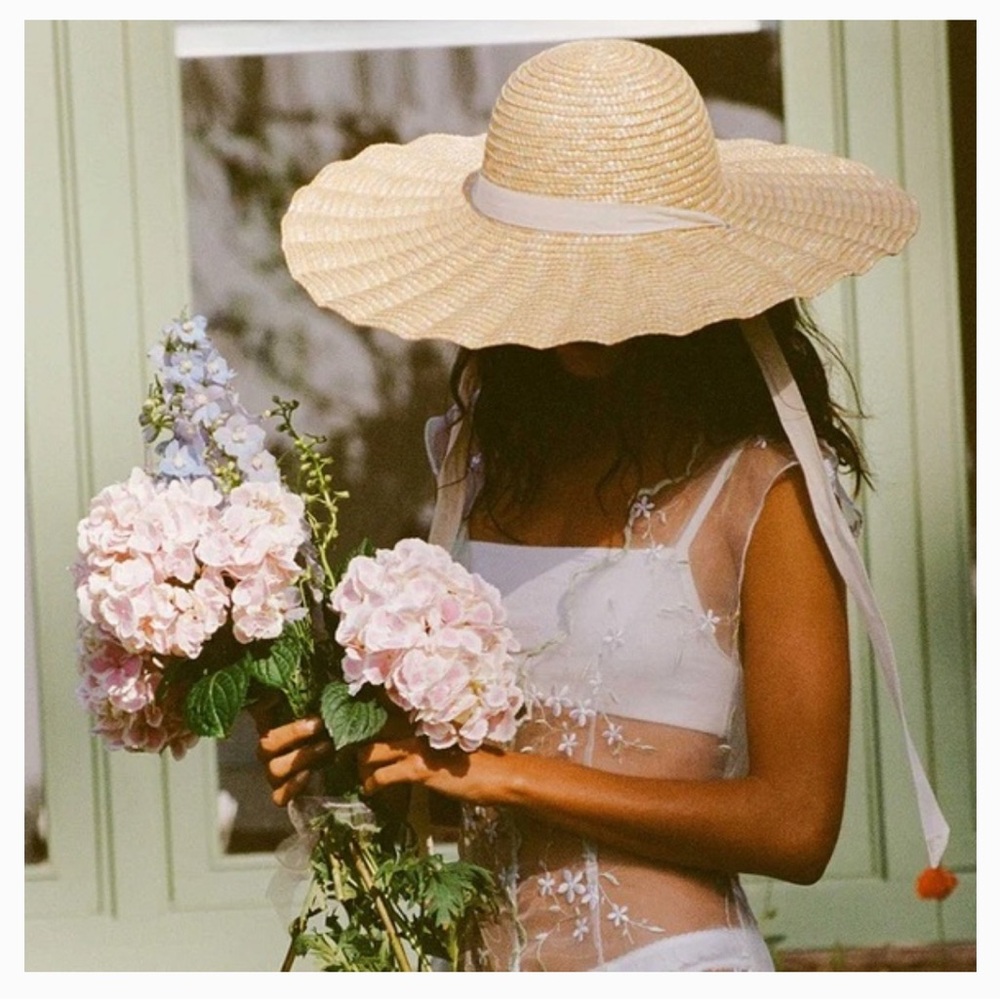 NWT Lack of Color Dolce Scalloped Sun Hat
Size medium